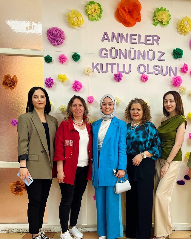 BÜTÜN ANNELER ÇİÇEKTİR 🌸💐🌺